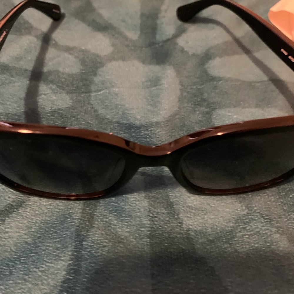 Kate spade singlases.
